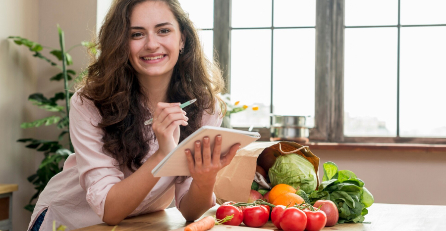 Dietitian providing nutritional counselling at Morisset Doctors