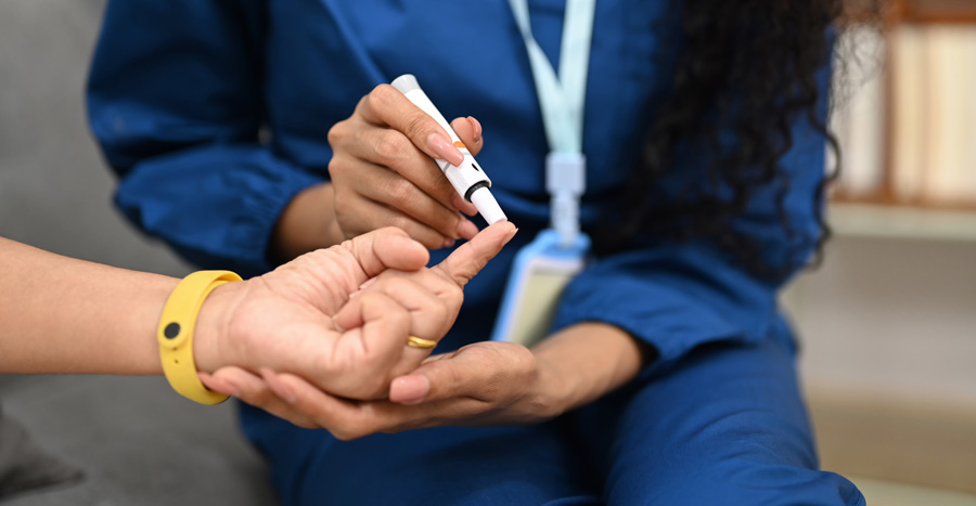 Diabetes educator delivering a session at Morisset Doctors